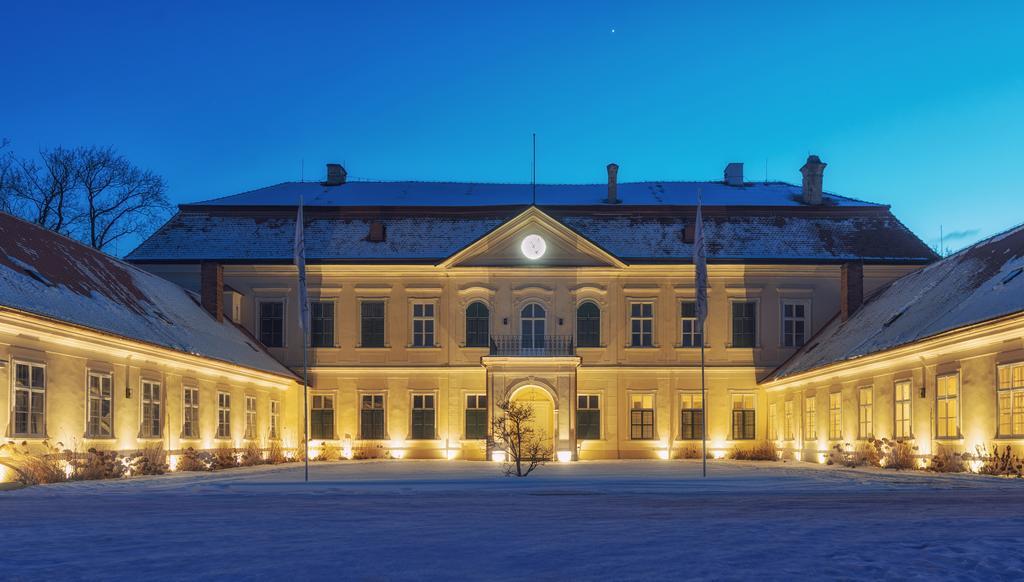 Zamek Dukovany Hotel Exterior photo